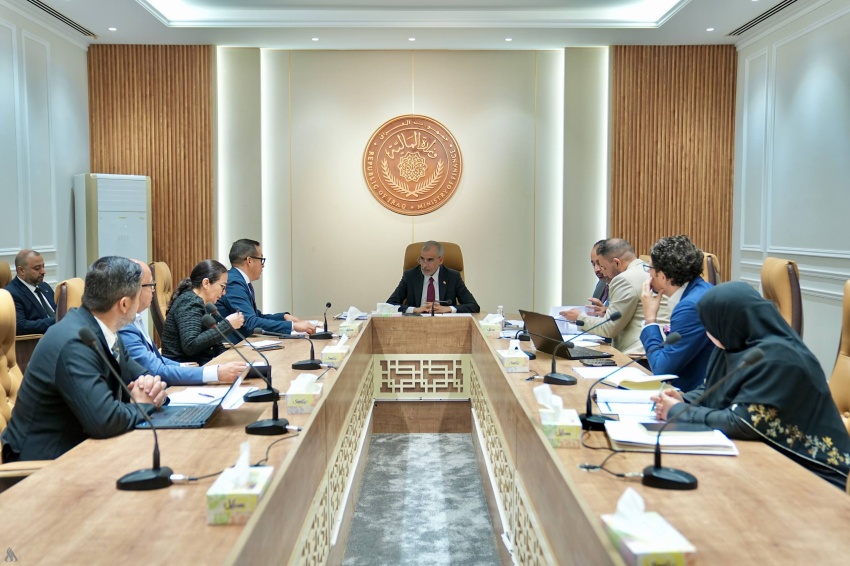 مساعٍ حكومية لتعزيز التحول الرقمي وتطوير البنى التحتية لقطاعي الضرائب والعقارات