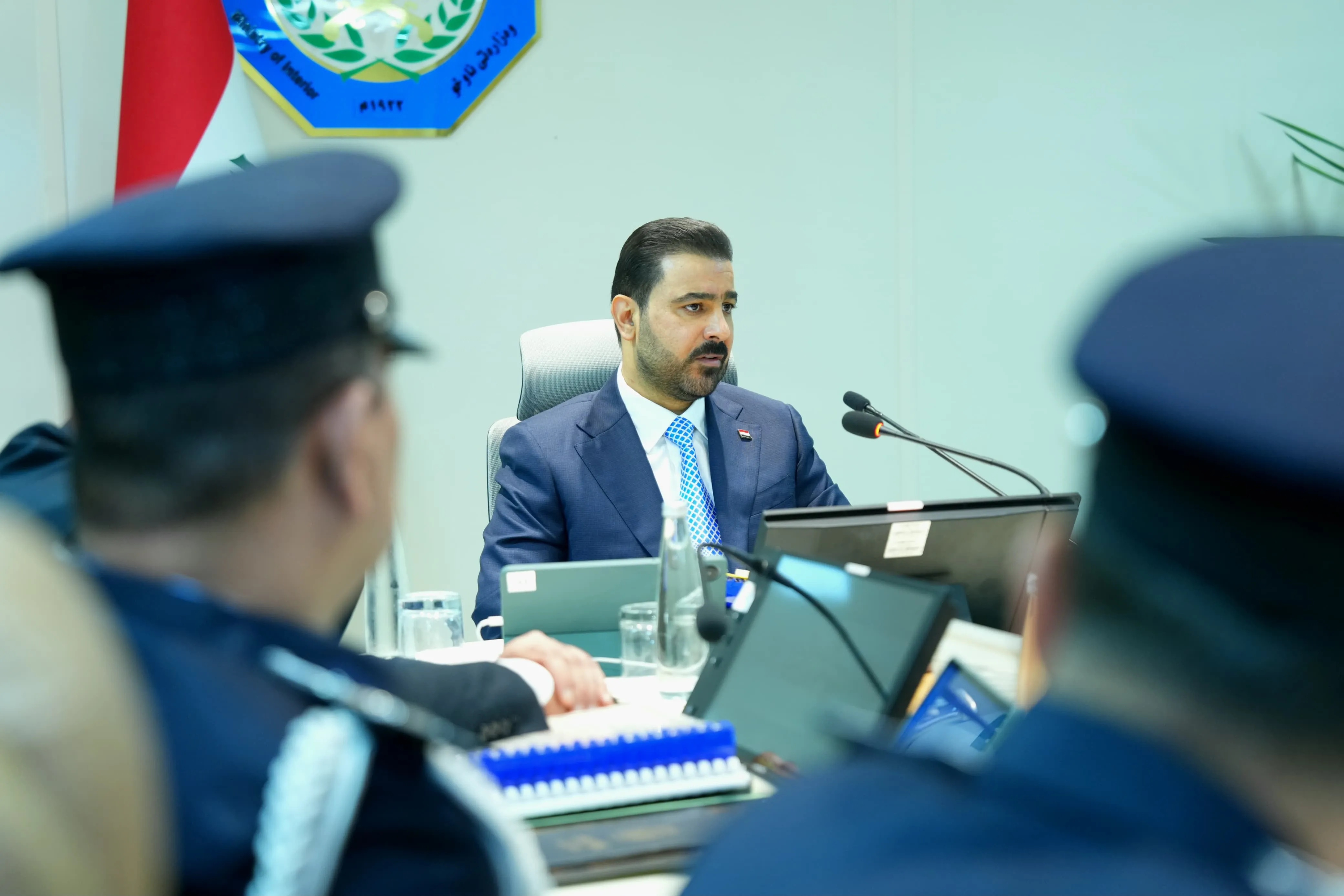 الزيدي يصادق على ترقية ضباط الداخلية ويشكر الصدر على دعمه