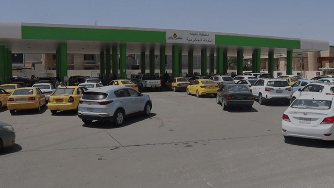 محافظ نينوى يمهل دائرة المنتجات النفطية حتى الثلاثاء لإنهاء أزمة البنزين