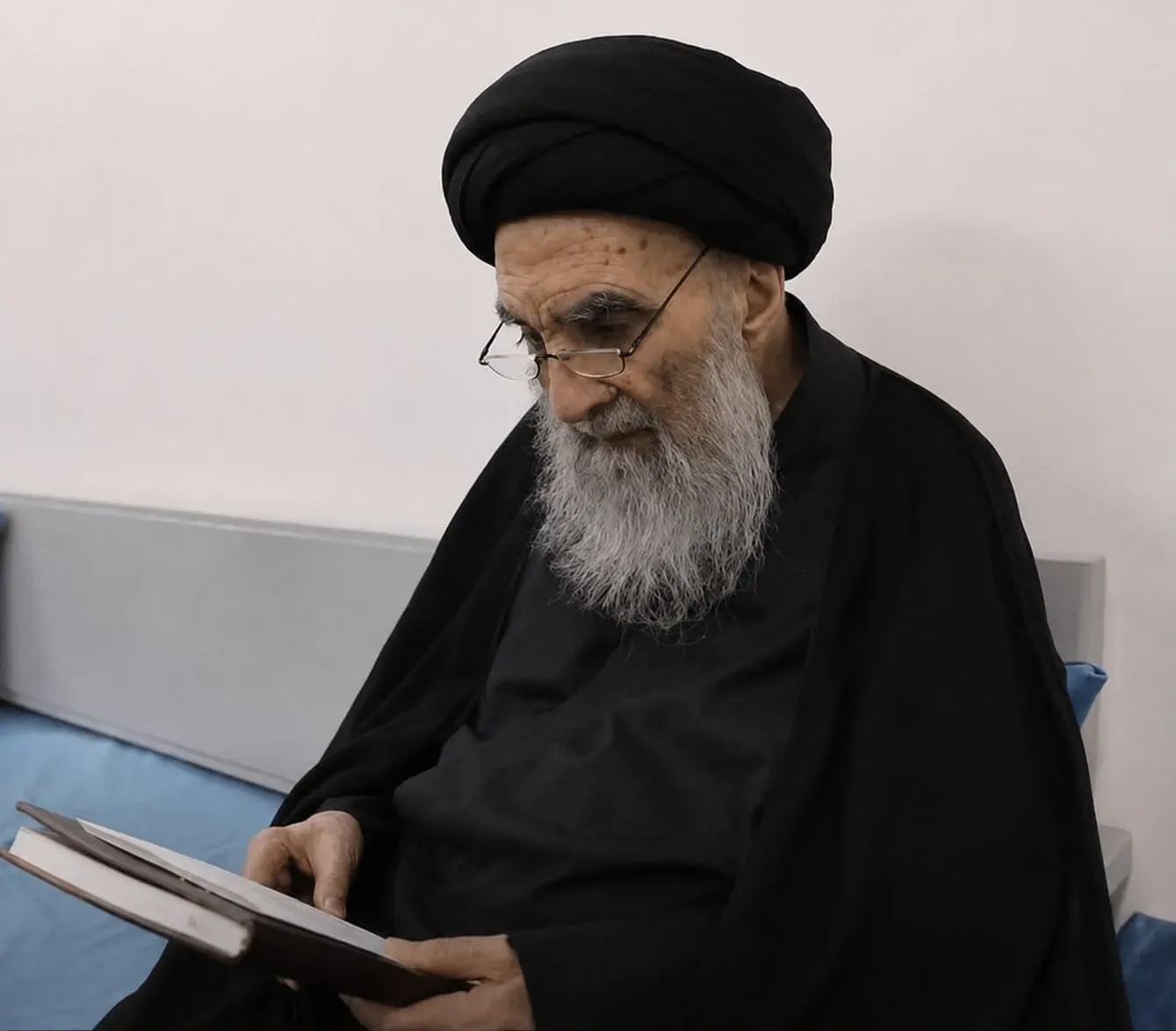 Al-Sistani's Office in Lebanon Announces New Humanitarian Initiative to Aid Aggression Orphans