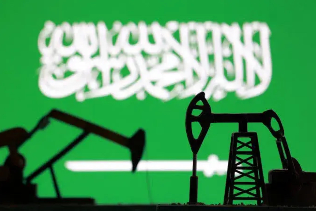 السعودية تبيع 60 مليون برميل نفط للشحن عبر مضيق هرمز