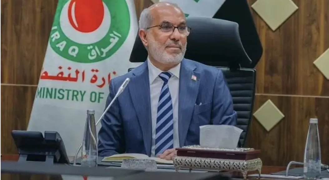 وزير النفط: استيراد شحنات إضافية الحل لتغطية نقص البنزين