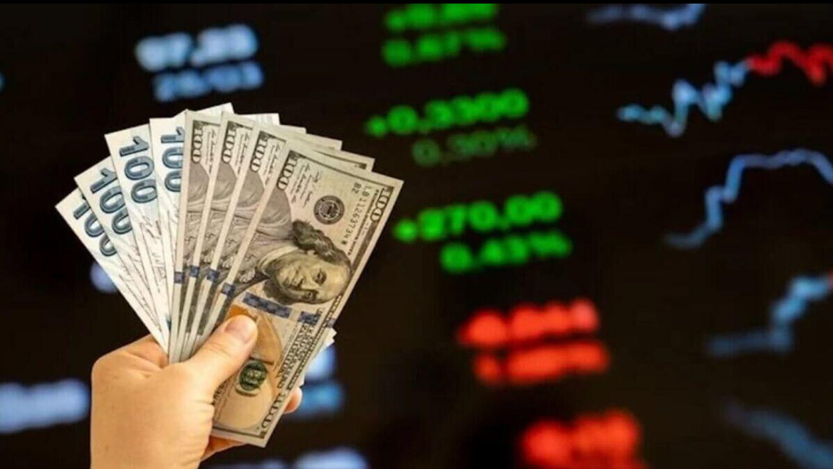 الدولار يقترب من أعلى مستوياته في أشهر مع ارتفاع النفط والعوائد الأميركيه