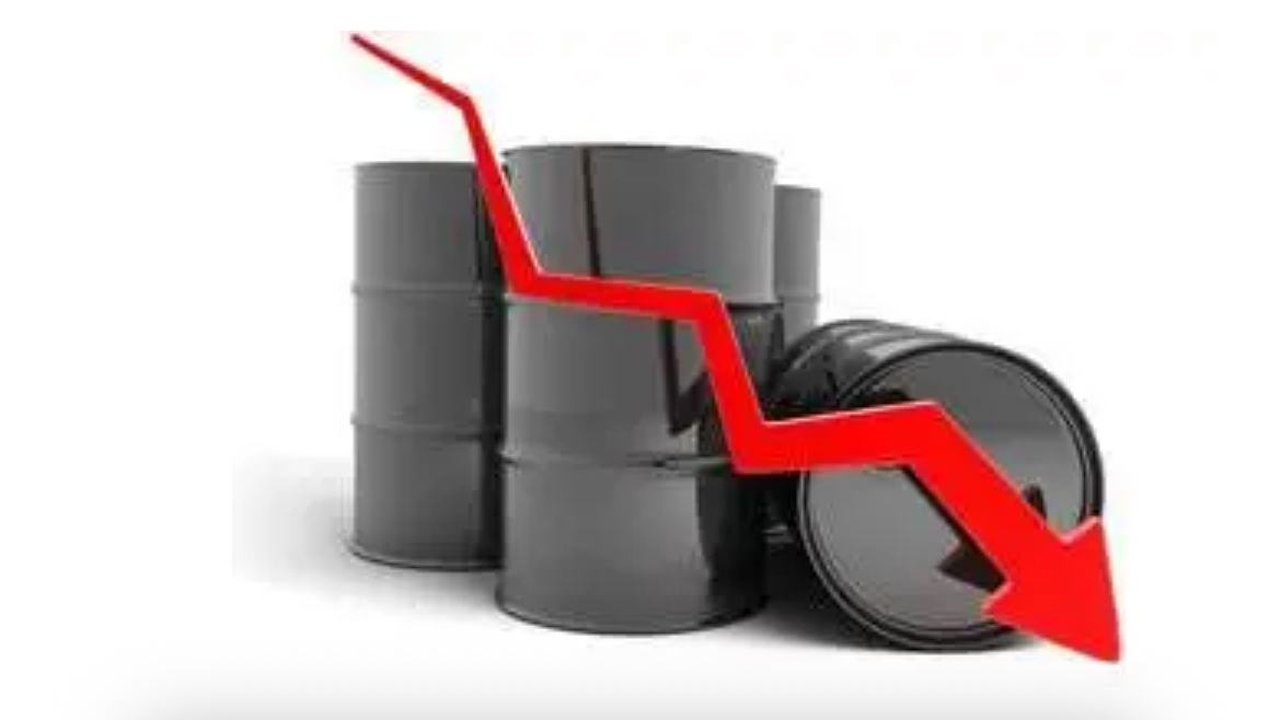 تراجع أسعار النفط بنحو 1% في الأسواق العالمية
