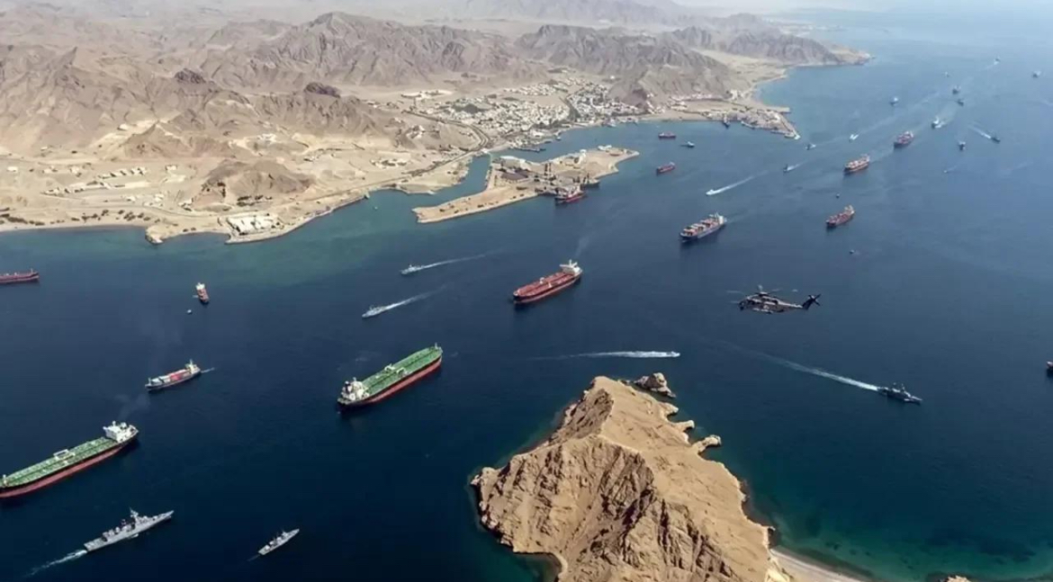 استهداف ناقلات في مضيق هرمز يثير مخاوف جديدة بشأن أمن الملاحة والطاقة