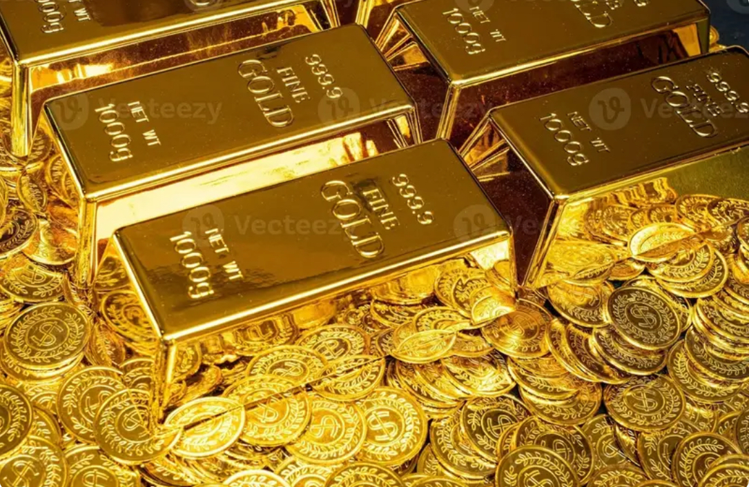تراجع أسعار الذهب والمعادن النفيسة وسط توقعات رفع الفائدة الأمريكية